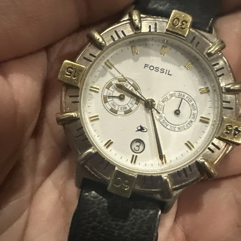 Fossil new battery